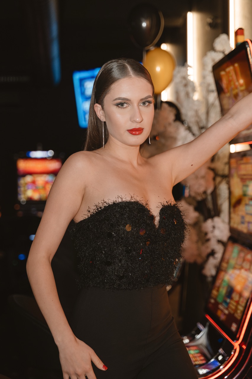 Diwienn Slot Club Grand Opening — photo 38