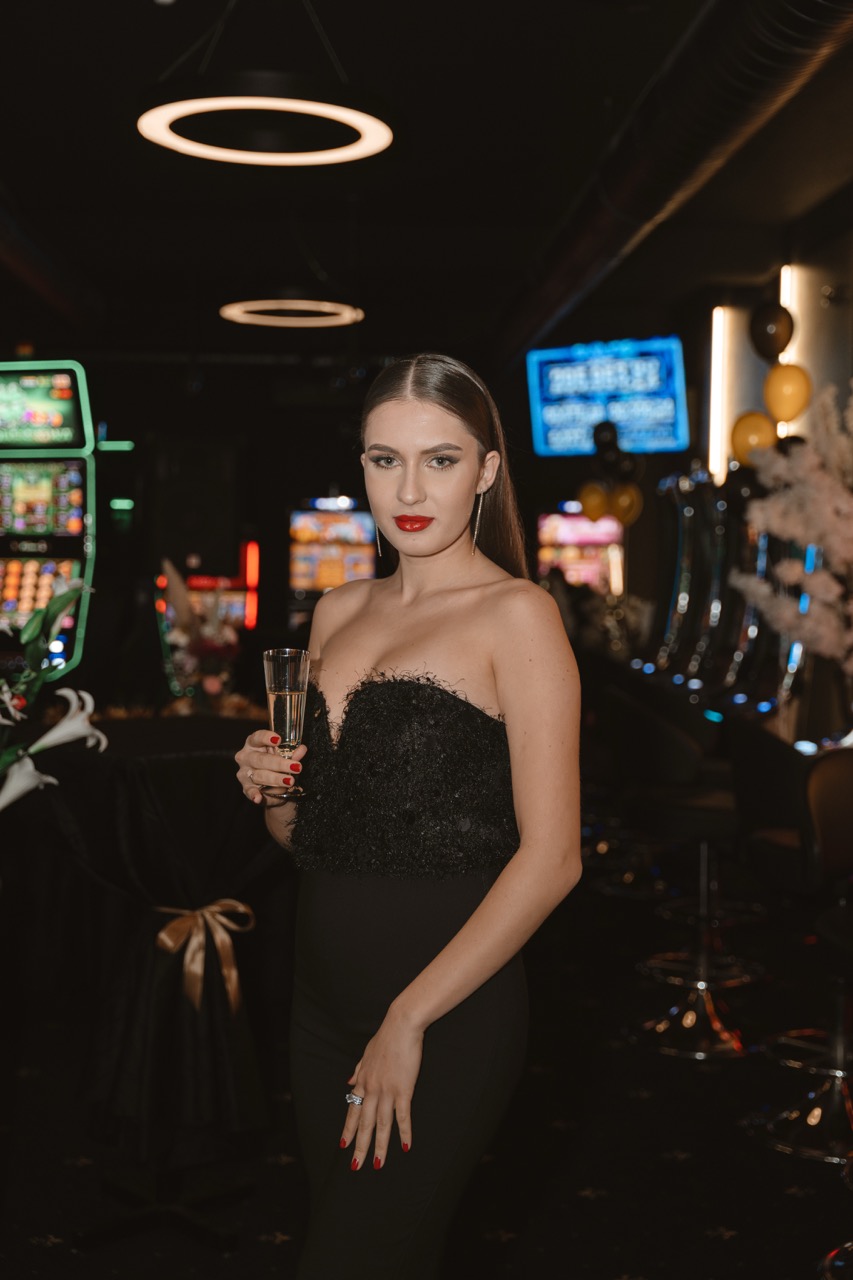Diwienn Slot Club Grand Opening — photo 24